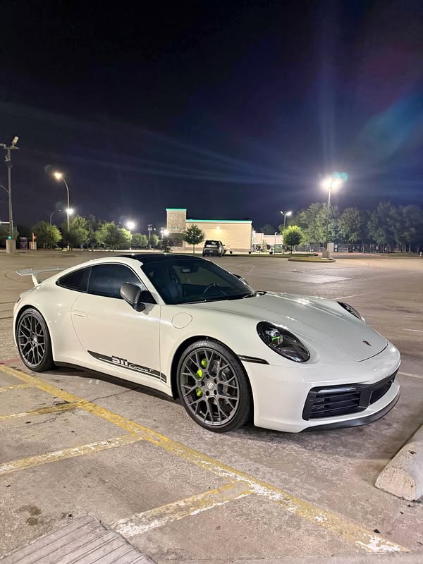 2023 Porsche 911 - Carrera T Coupe 2D