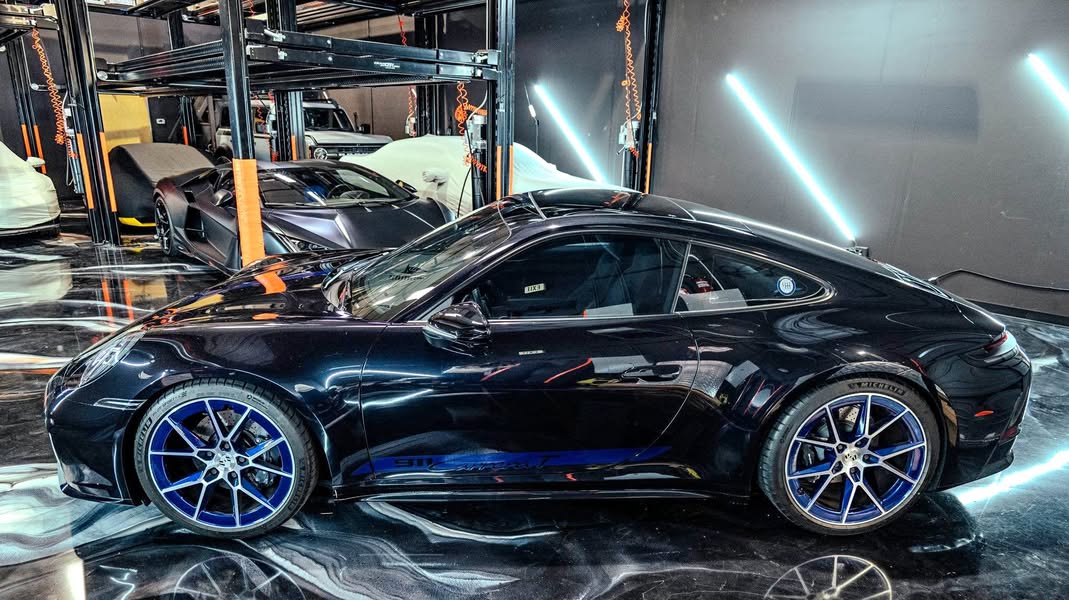 2025 Porsche 911 - Carrera T Coupe 2D