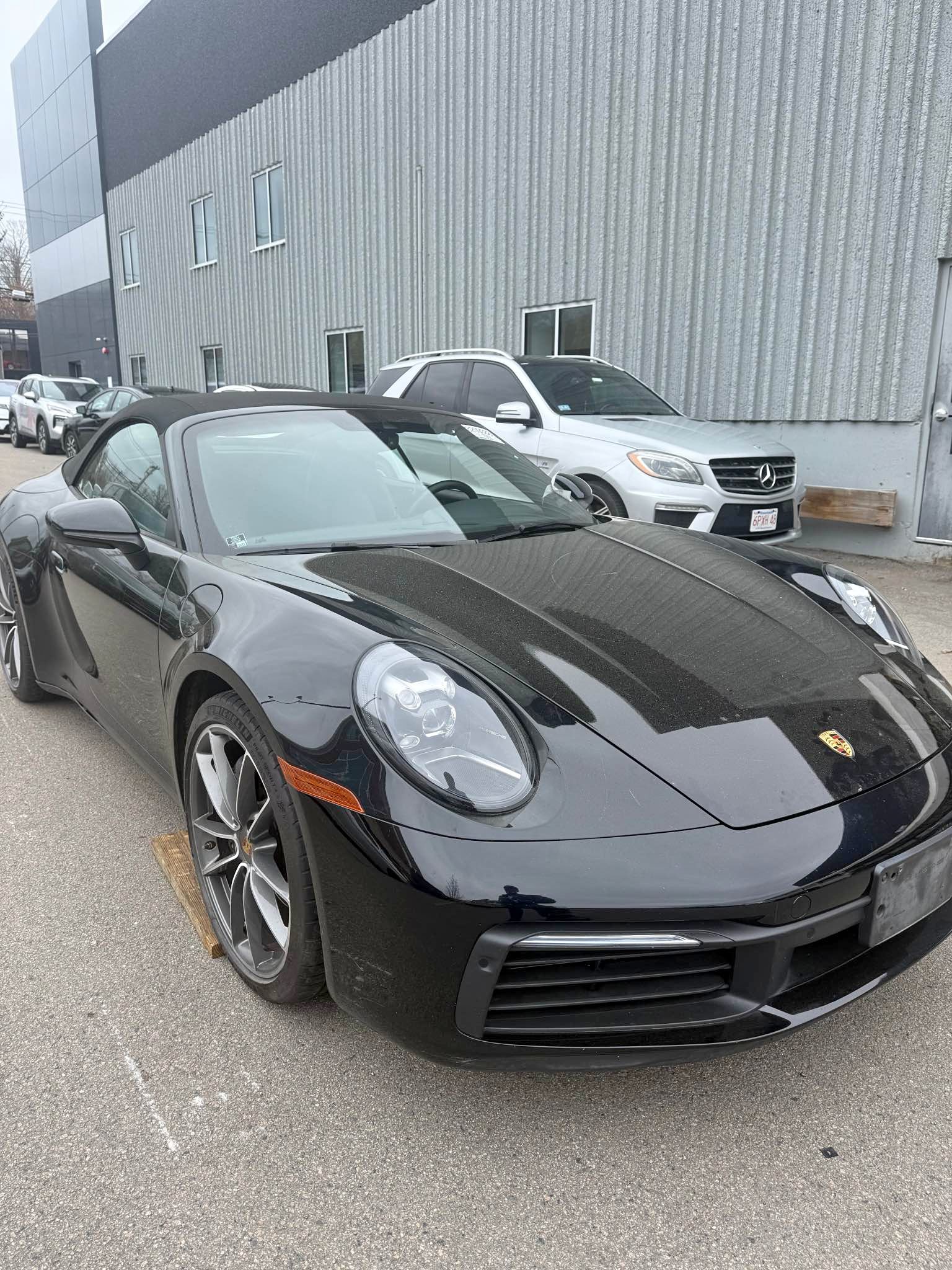 2021 Porsche 911 - Carrera