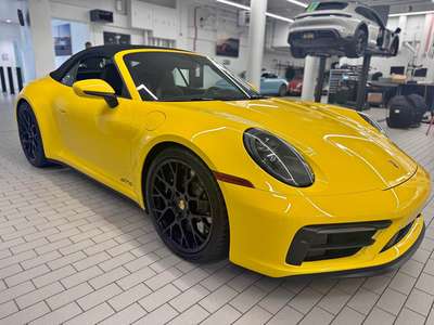 2023 Porsche 911 - Carrera 4 GTS Cabriolet 2D