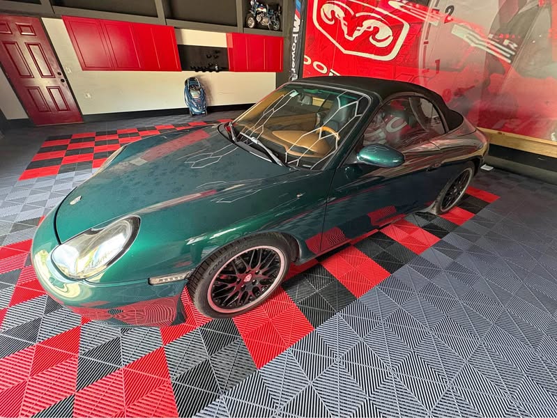 2001 Porsche 911 Carrera 2 Cabriolet 2D