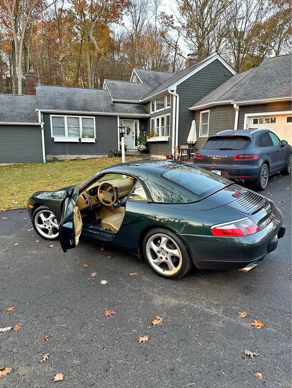 2000 Porsche 911 - Carrera 4 AWD Cabriolet 2D