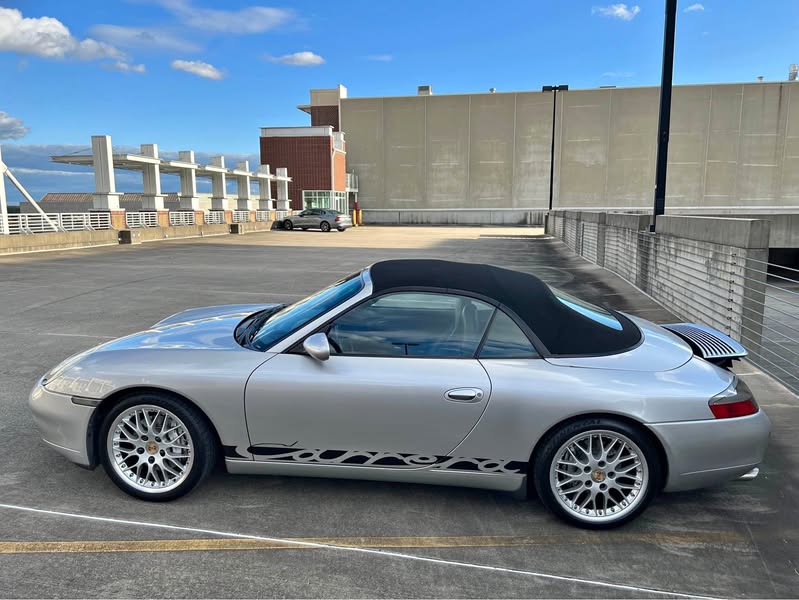 2001 Porsche 911 - Carrera 4 Cabriolet 2D