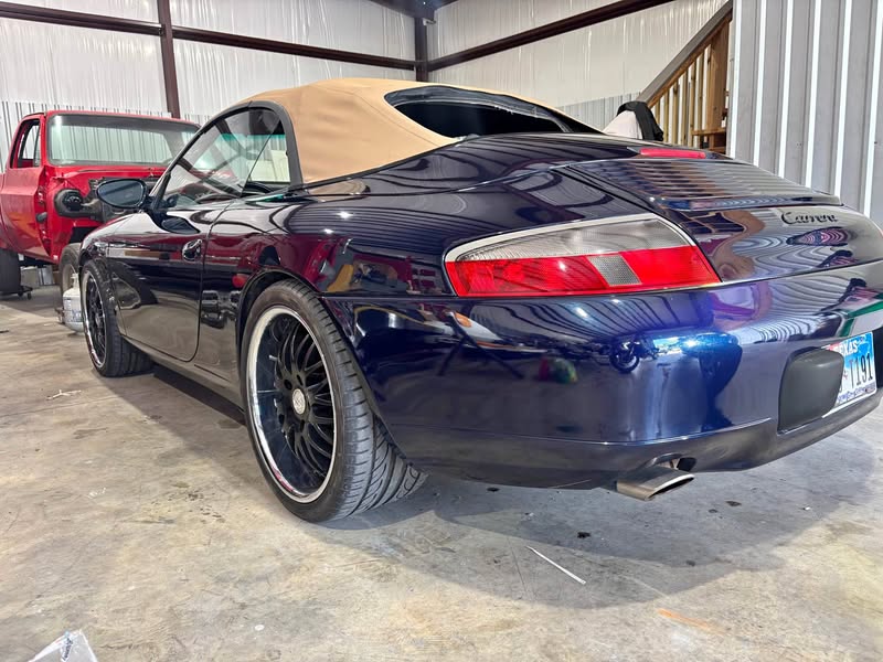 1999 Porsche 911 - Carrera 2 Cabriolet 2D