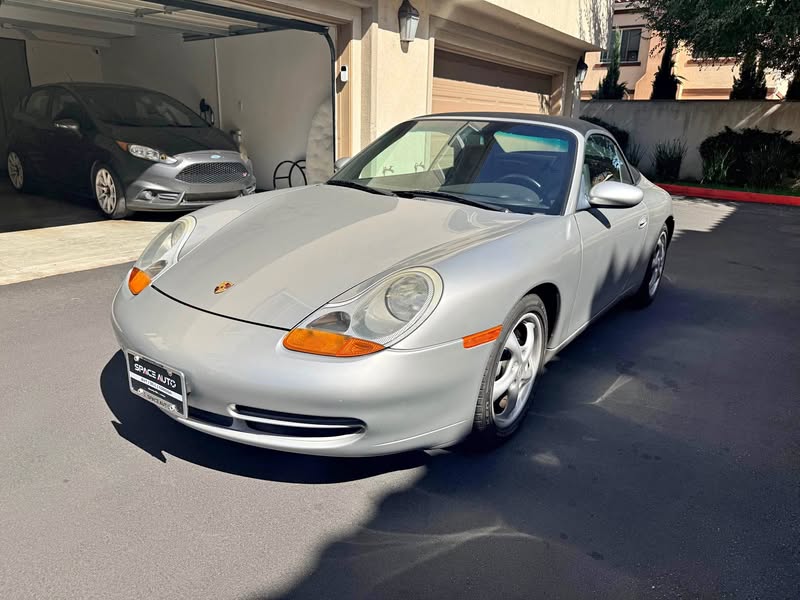 1999 Porsche 911 - Carrera 2 Cabriolet 2D