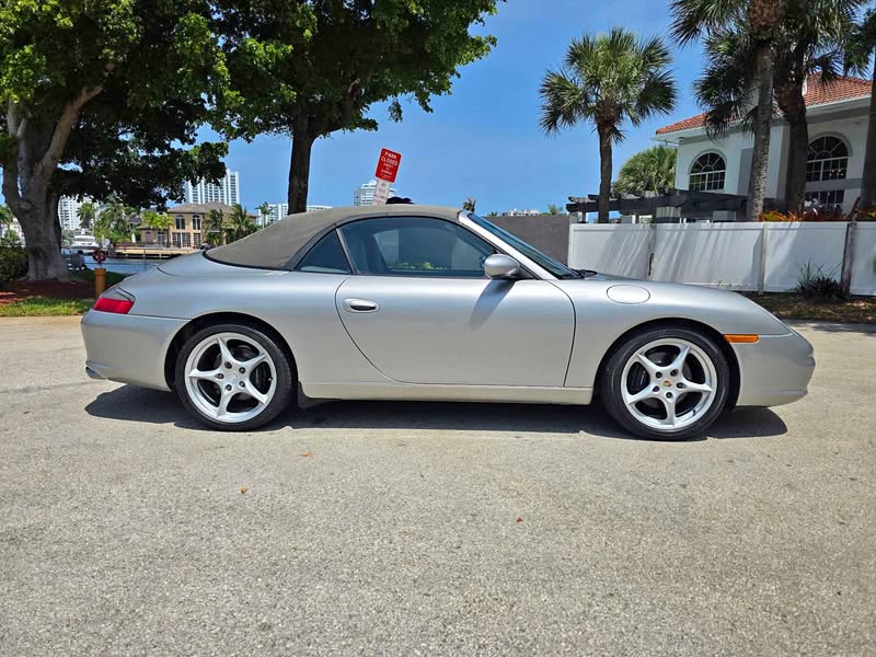 2002 Porsche 911 - Carrera 2 Cabriolet 2D