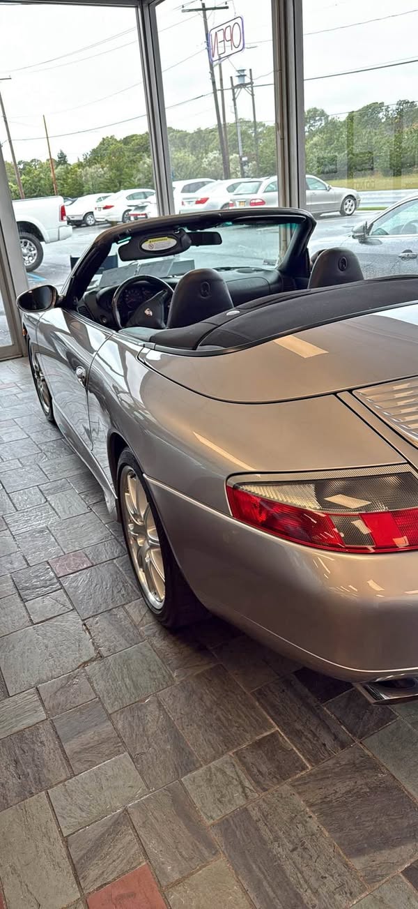 2001 Porsche 911 - Carrera 2 Cabriolet 2D