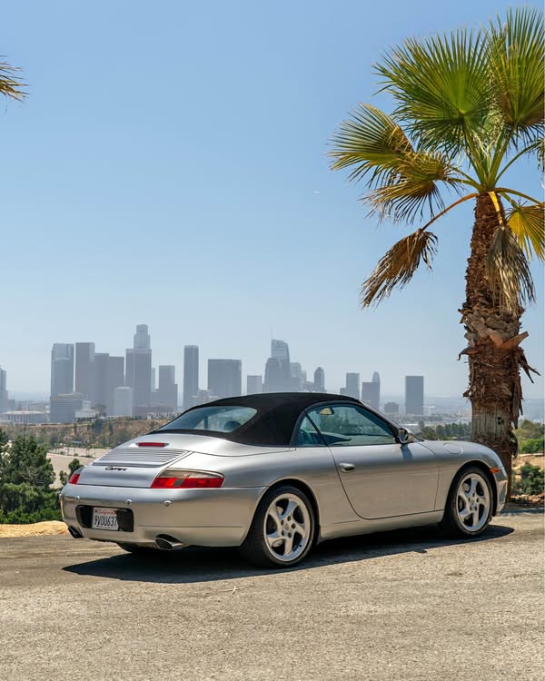 2000 Porsche 911 - Carrera 2 Cabriolet 2D