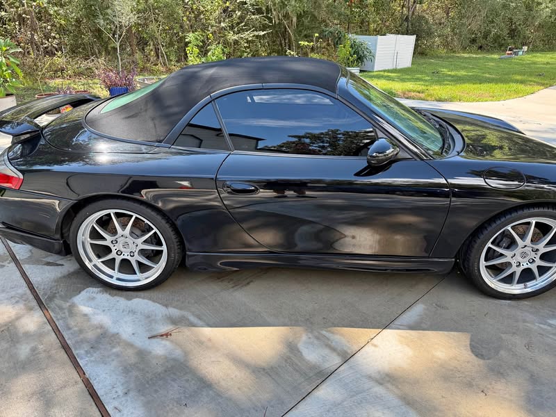 2001 Porsche 911 - Cabriolet 2D