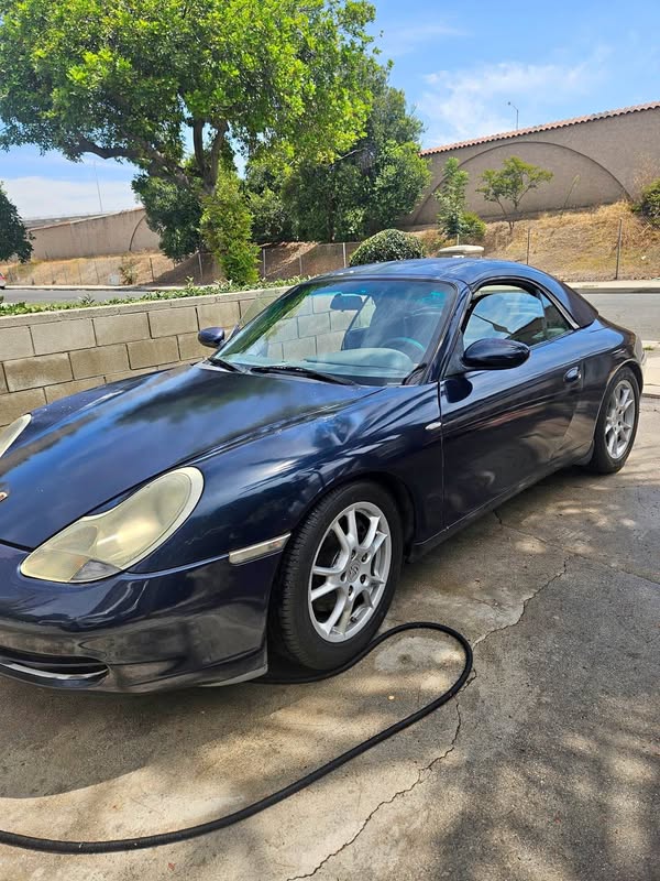 2000 Porsche 911 - Carrera 2 Coupe 2D