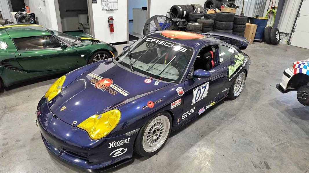 2003 Porsche 911 - Carrera Coupe 2D