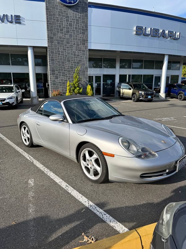 2000 Porsche 911 - Carrera 2 Cabriolet 2D