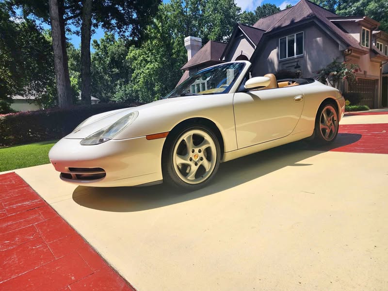 2001 Porsche 911 - Carrera 2 Cabriolet 2D
