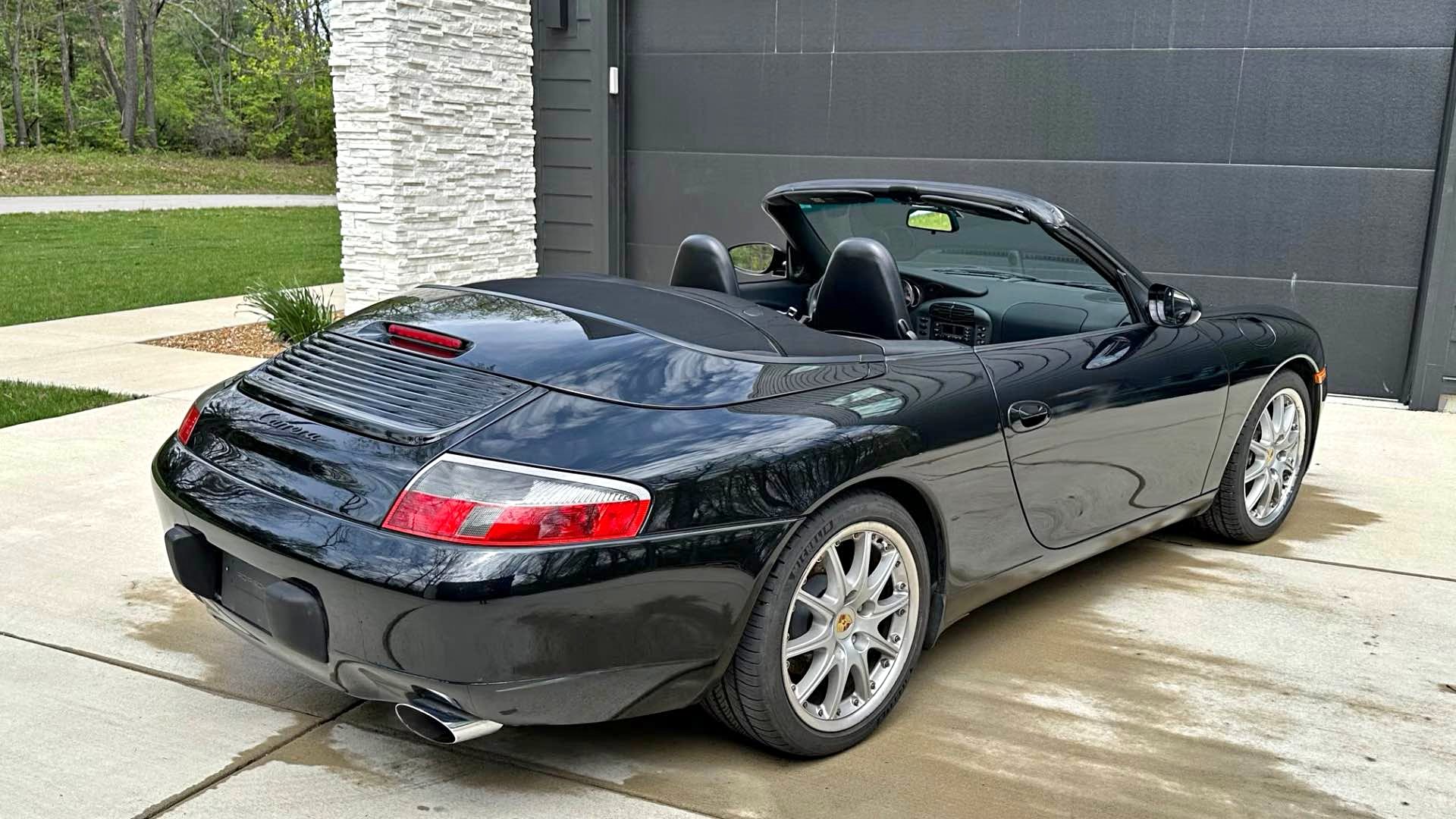 1999 Porsche 911 - Carrera 2 Cabriolet 2D