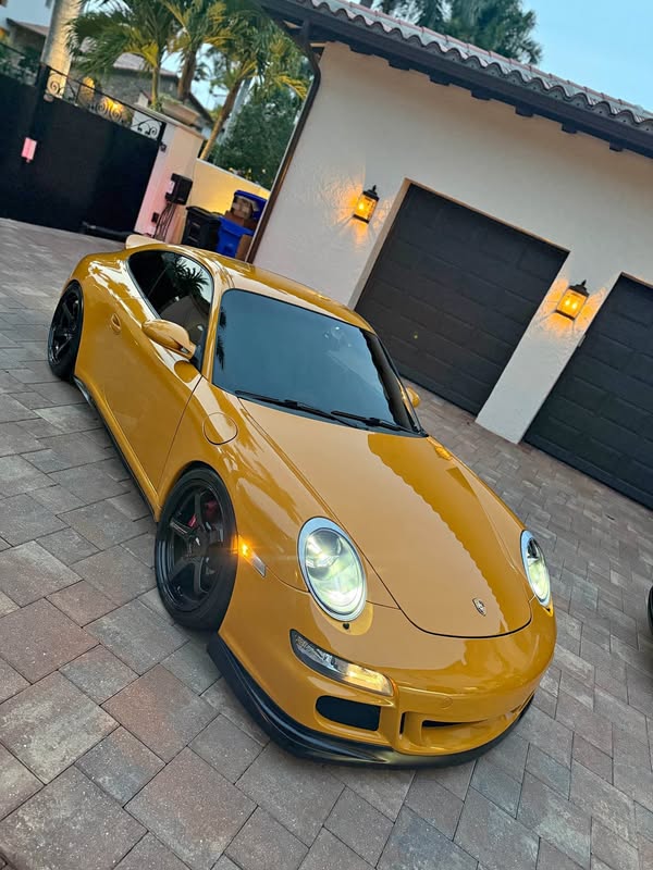 2005 Porsche 911 - Carrera S Coupe 2D