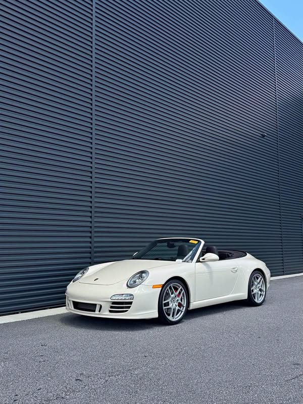 2011 Porsche 911 - Carrera S Cabriolet 2D