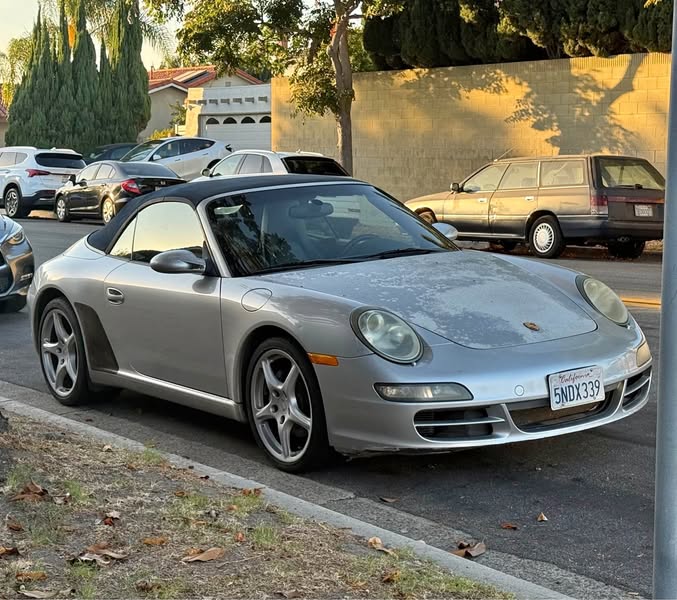 2005 Porsche 911 - Carrera 2 Cabriolet 2D