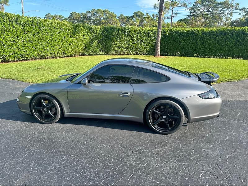 2006 Porsche 911 - Carrera 2 Coupe 2D