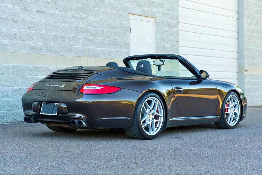 2010 Porsche 911 - Carrera S Cabriolet 2D