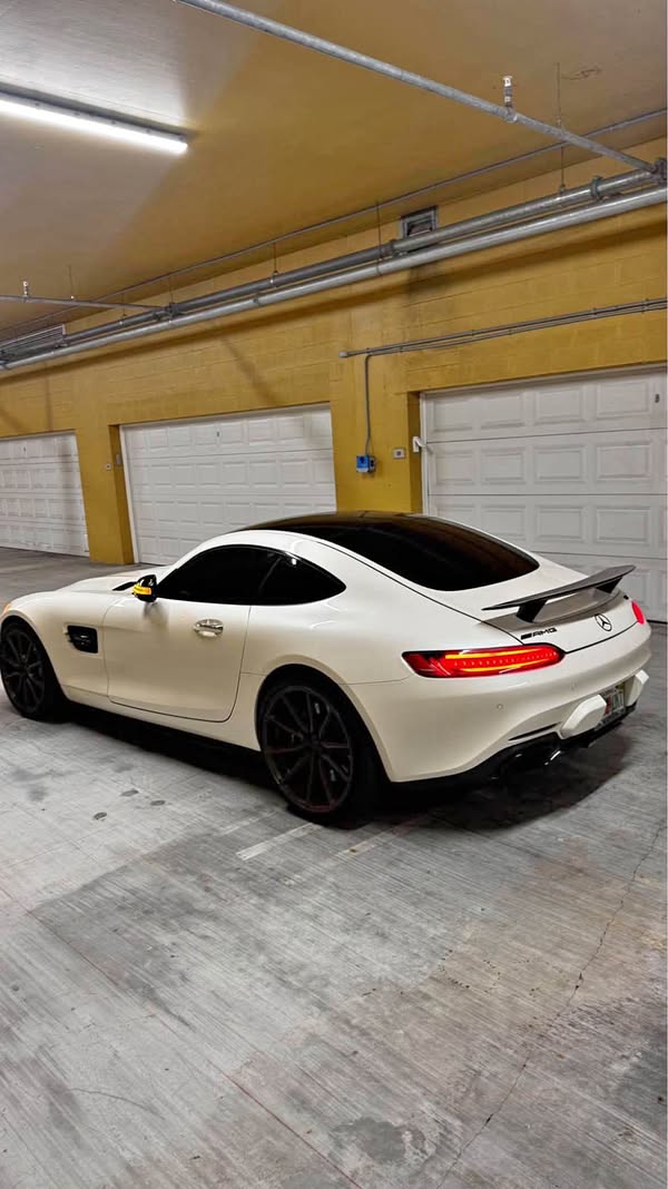 2017 Mercedes-Benz Mercedes-AMG GT