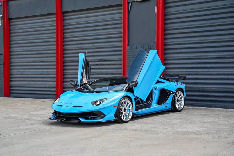 2021 Lamborghini Aventador - SVJ Convertible 2D