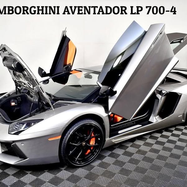 2014 Lamborghini Aventador