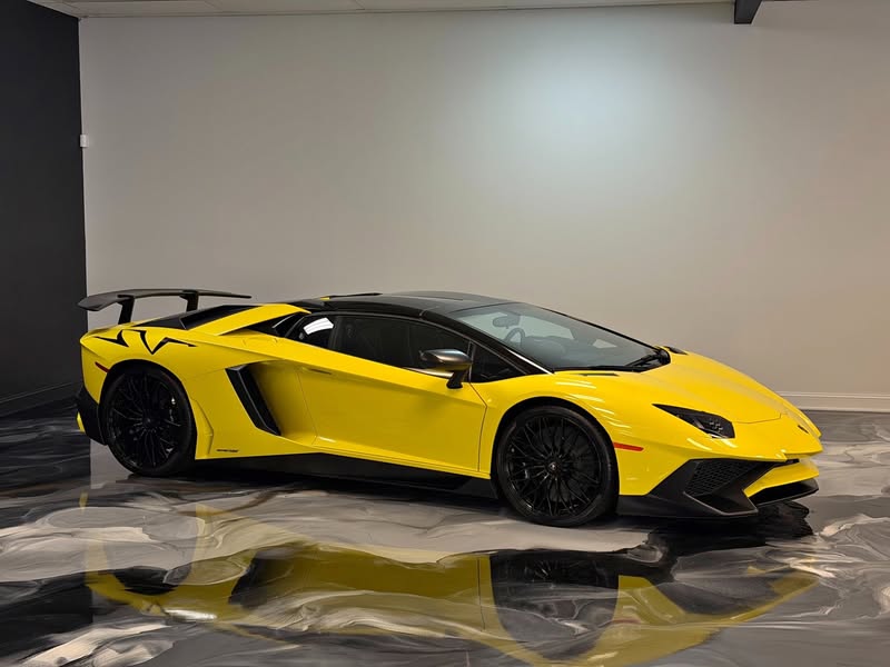 2017 Lamborghini Aventador SV Roadster
