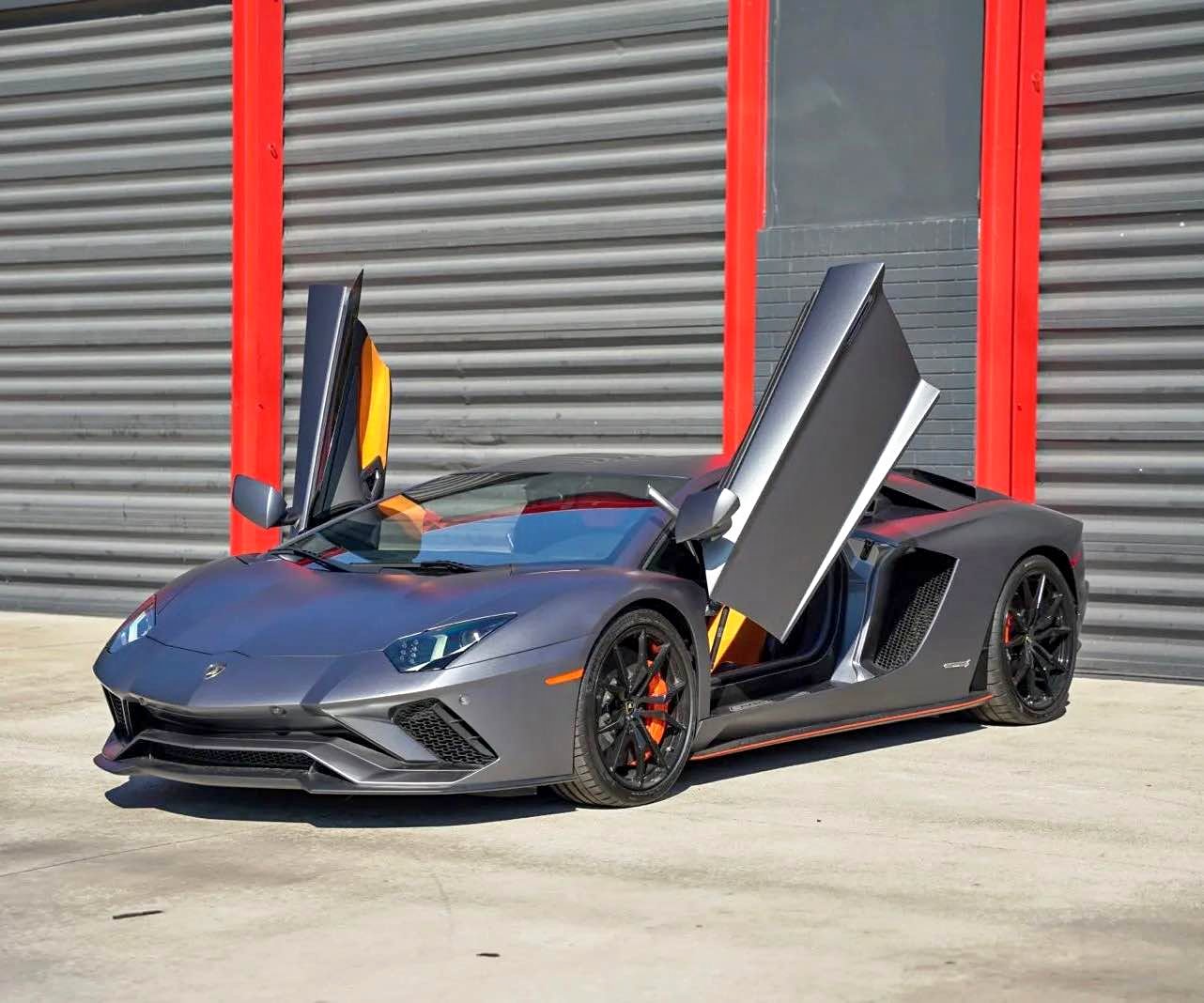 2017 Lamborghini Aventador - LP740-4S