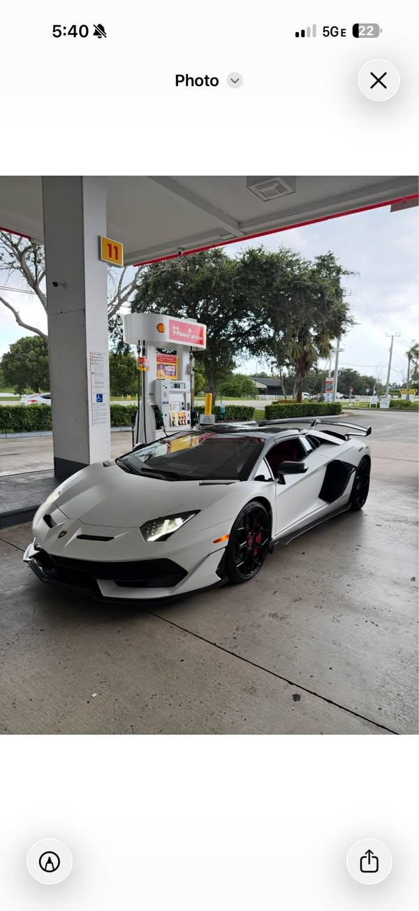2021 Lamborghini Aventador - SVJ Convertible 2D