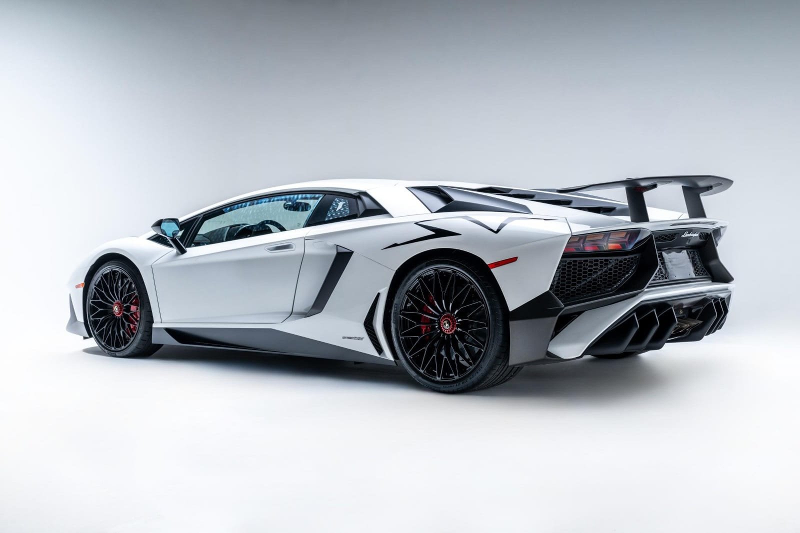 2016 Lamborghini aventador sv