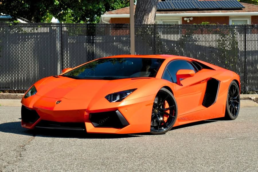 2015 Lamborghini AVENTADOR