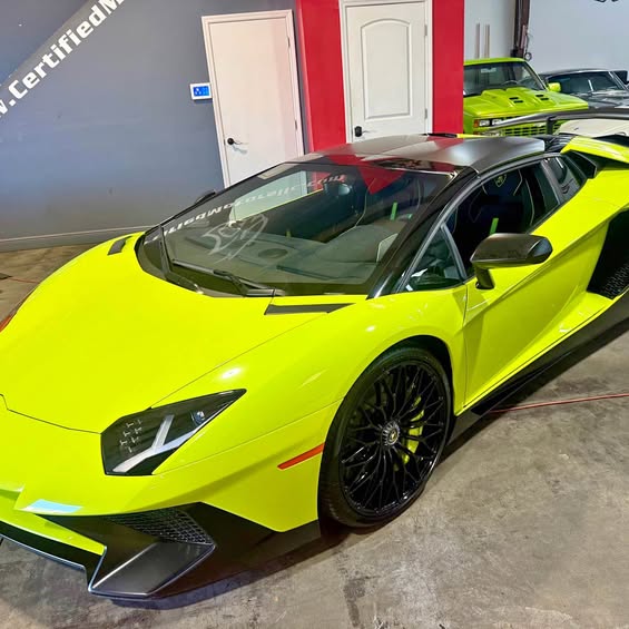 2016 Lamborghini Aventador - LP 750-4 Superveloce Roadster 2D