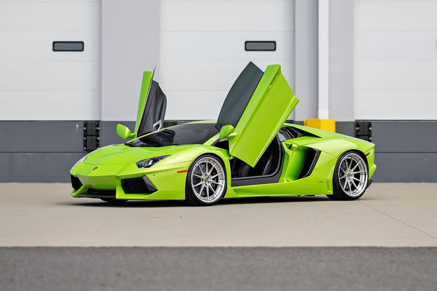 2013 Lamborghini aventador 2dr cpe \ud83d\ude0e
