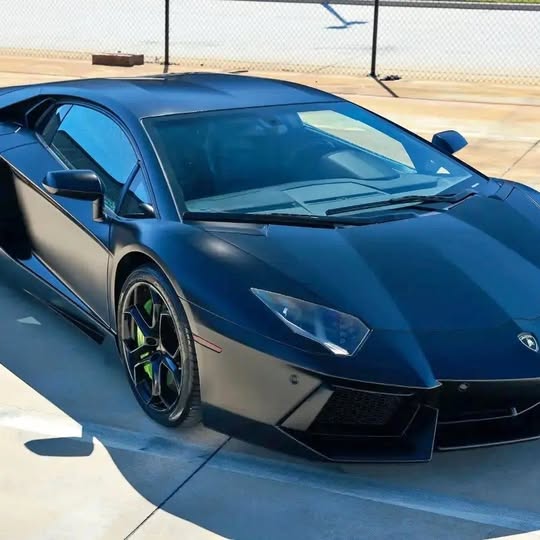 2012 Lamborghini Aventador LP 700-4*