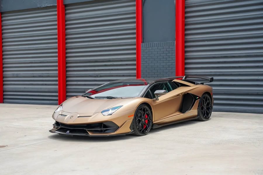 2020 Lamborghini Aventador - SVJ Convertible 2D