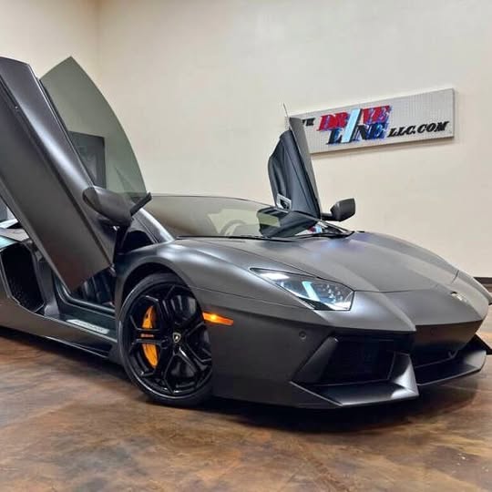 2012 Lamborghini Aventador LP 700-4