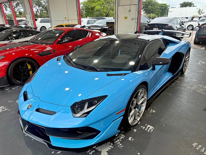 2021 Lamborghini Aventador - SVJ Convertible 2D