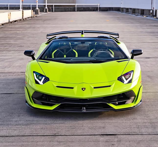 2020 Lamborghini Aventador - SVJ