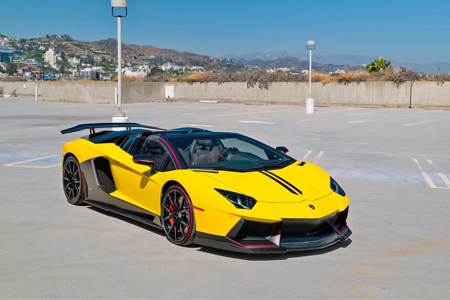 2016 Lamborghini Aventador - LP 700-4 Roadster 2D