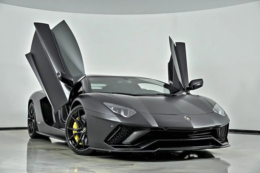2018 Lamborghini Aventador - LP 740-4 S