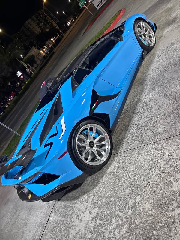 2021 Lamborghini Aventador - SVJ Convertible 2D