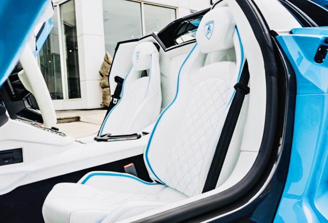 2021 Interior lamborghini aventador