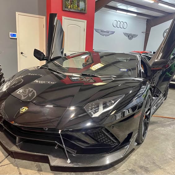 2018 Lamborghini Aventador - S Coupe 2D