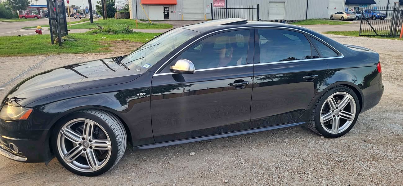 2010 Audi S4 - Quattro Special Edition Sedan 4D