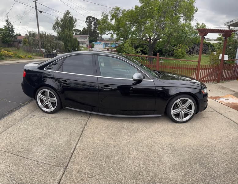 2010 Audi S4 - Quattro Sedan 4D