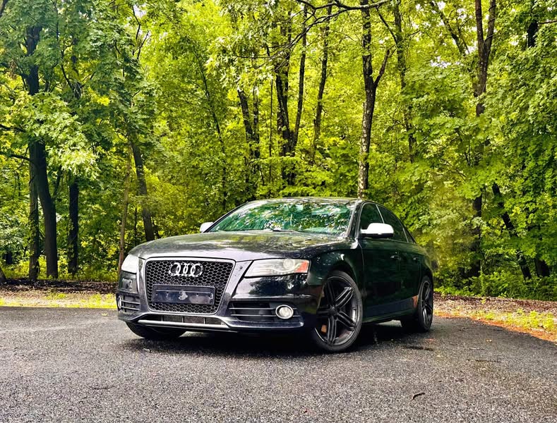 2010 Audi S4 - Quattro Sedan 4D