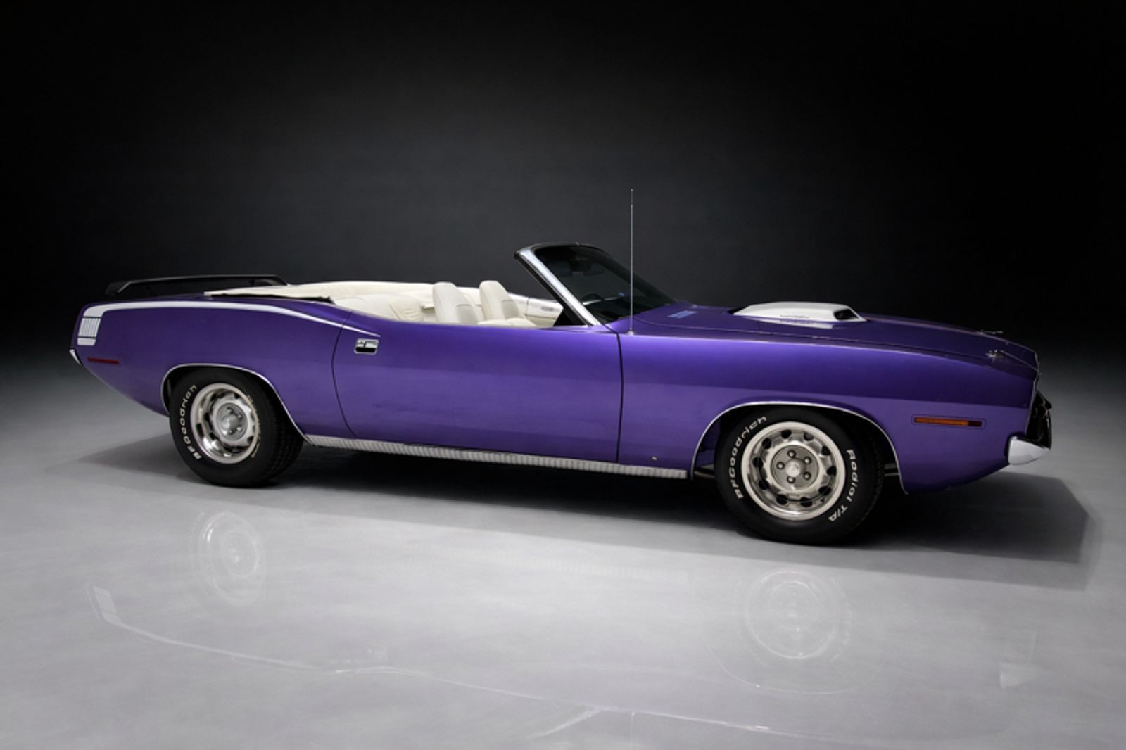 1970 Plymouth Barracuda 426ci Hemi, Shaker Hood, Power...