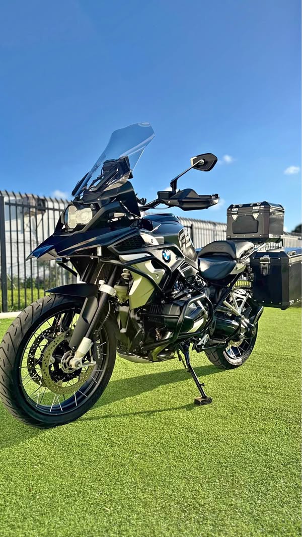 2021 BMW R1250GS TRIPLE BLACK