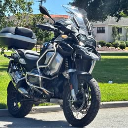 2023 BMW R1250GS \u2013 Fully Loaded, Ready to Go