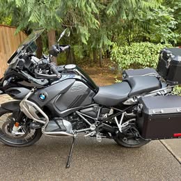 2023 BMW r1250gs adventure